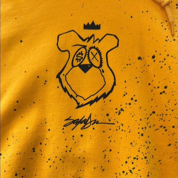 Yellow King Saladeen Bear Season Graphic Hoodie | L - Picture 2 of 9